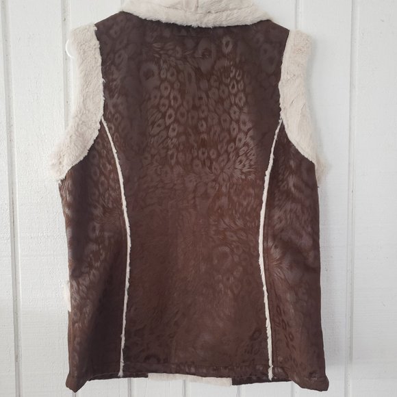 Outback Trading Company Faux Animal Print Vest - Picture 6 of 7